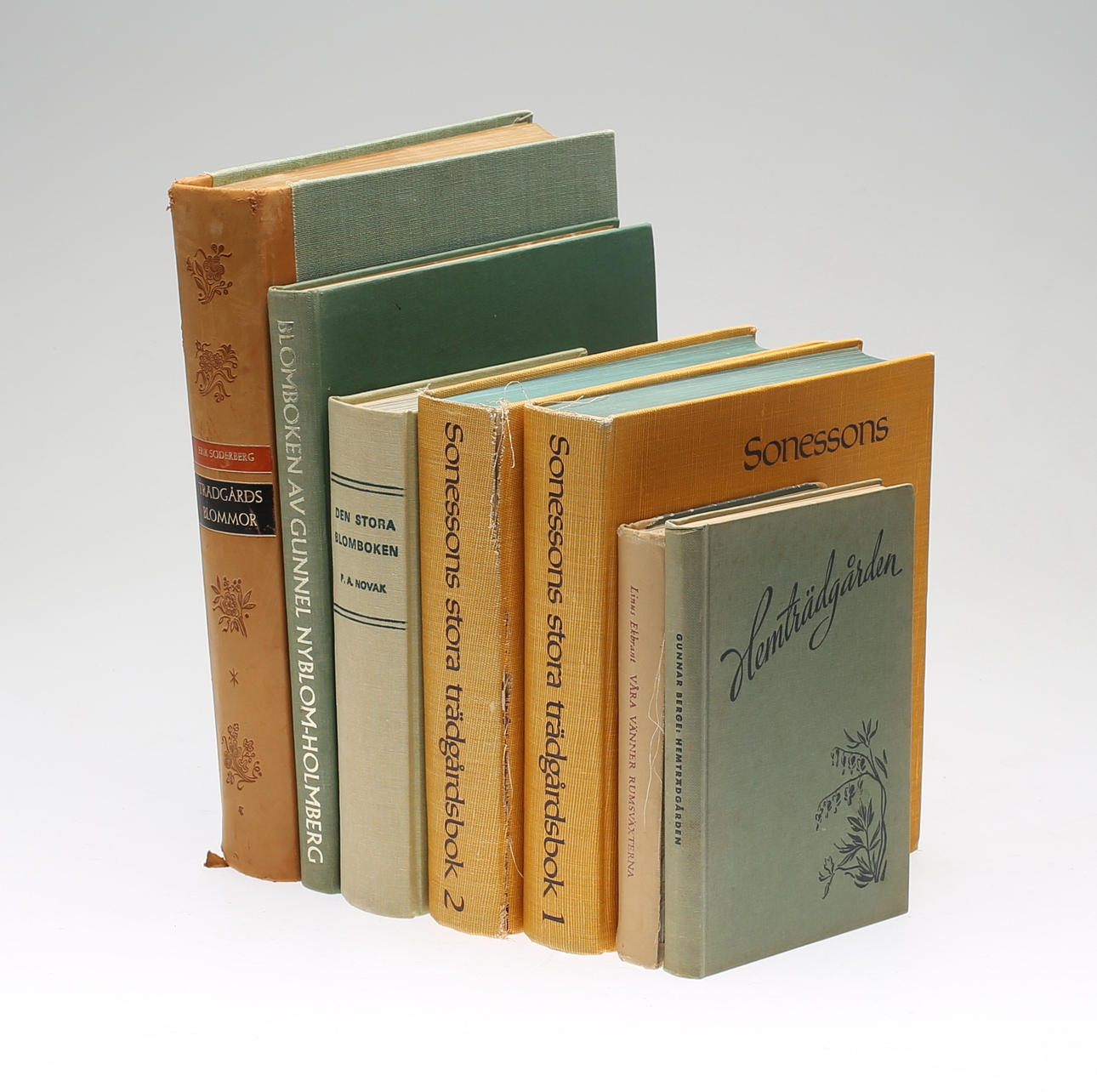 BÖCKER, 7 st, blommor och växter.