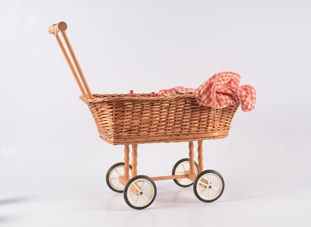 Nukkevaunut, puu/rottinki, 160s/70s.