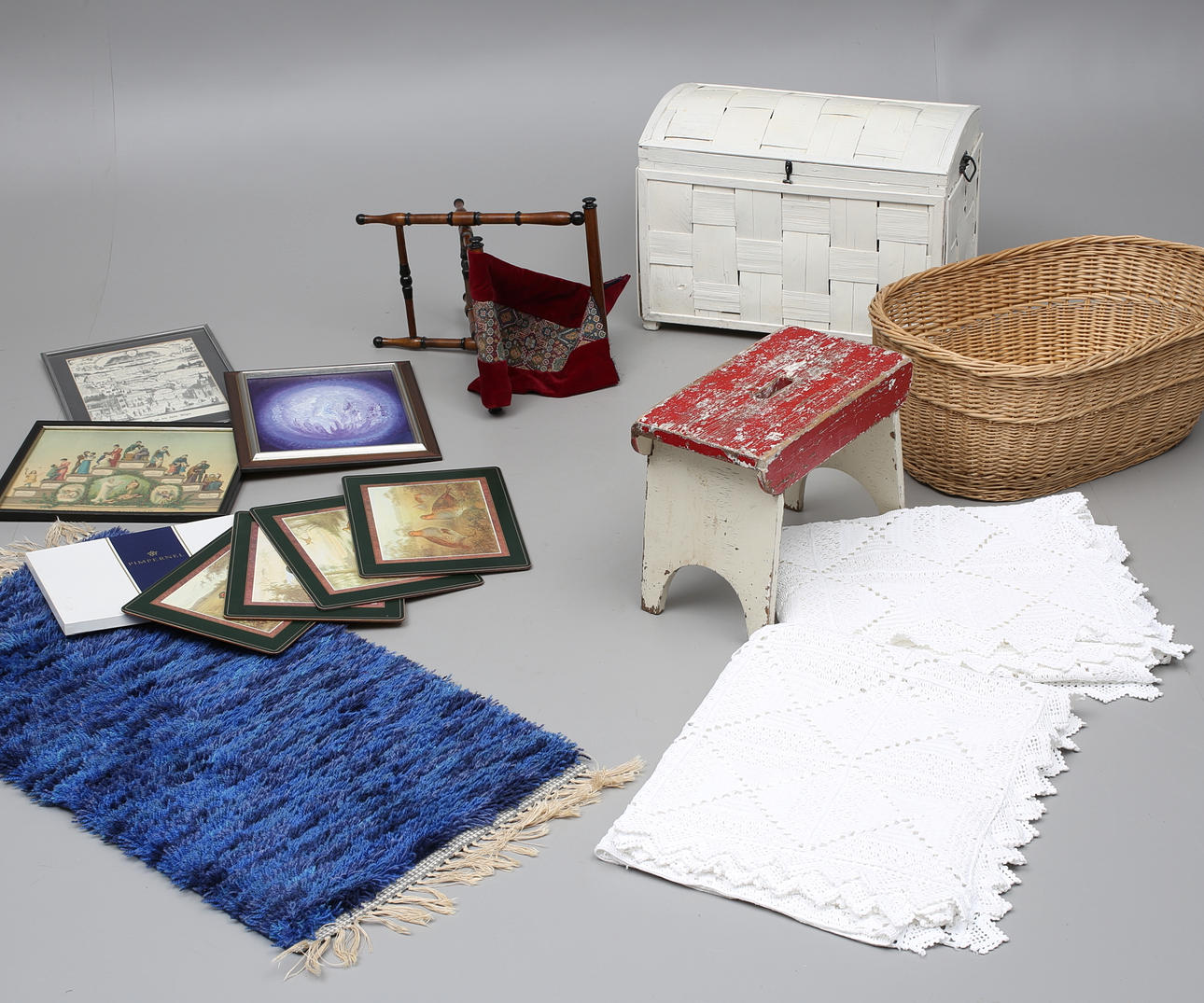 CESTAS, PALET, CUADROS, etc., 11 piezas.