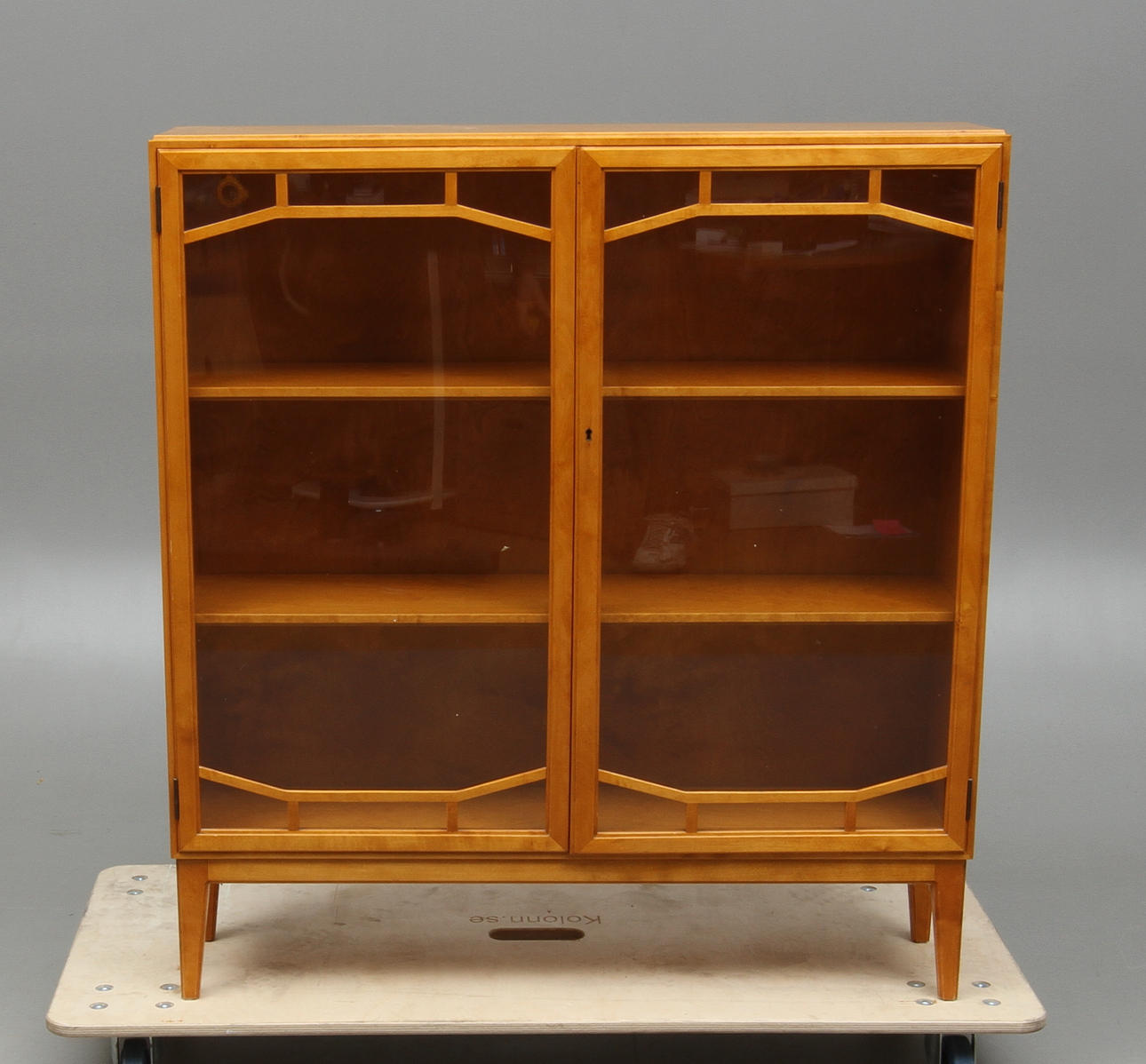 SKÅP, med glasdörrar, 1940/50-tal.