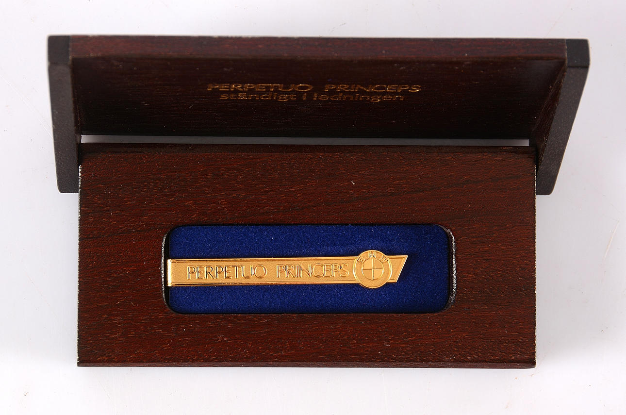 KRAWATTENNADEL, 14K Gold, BMW.