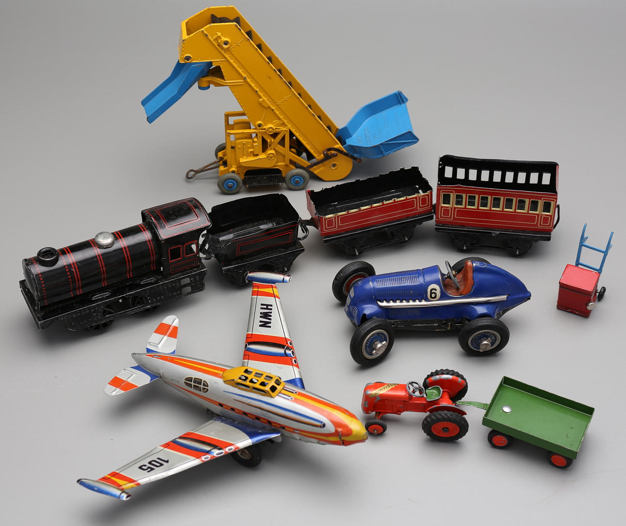 LEKSAKER, bla SCHUCO.