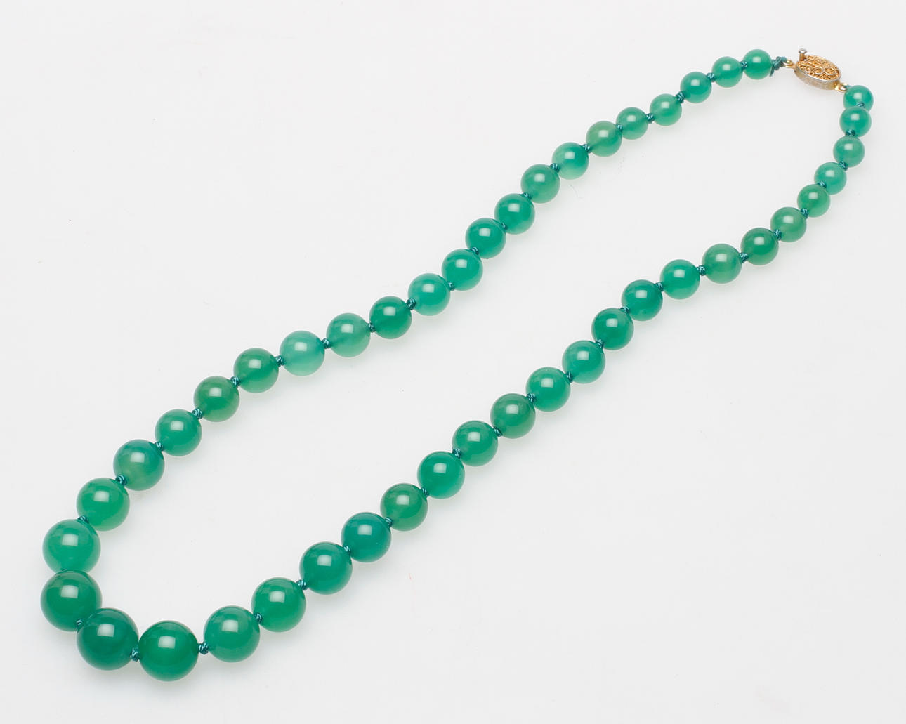 HALSBAND, möjligtvis jade, 1900-2000-tal.