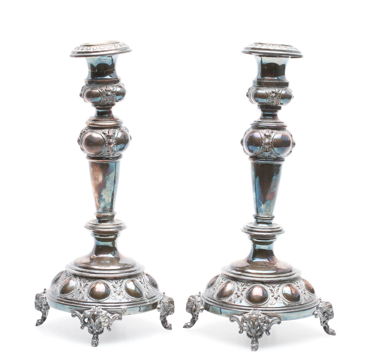 LJUSSTAKAR, ett par, nysilver, GAB, Stockholm, omkring 1900.