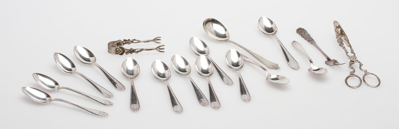 SILVERFÖREMÅL, vikt ca 215 gram.