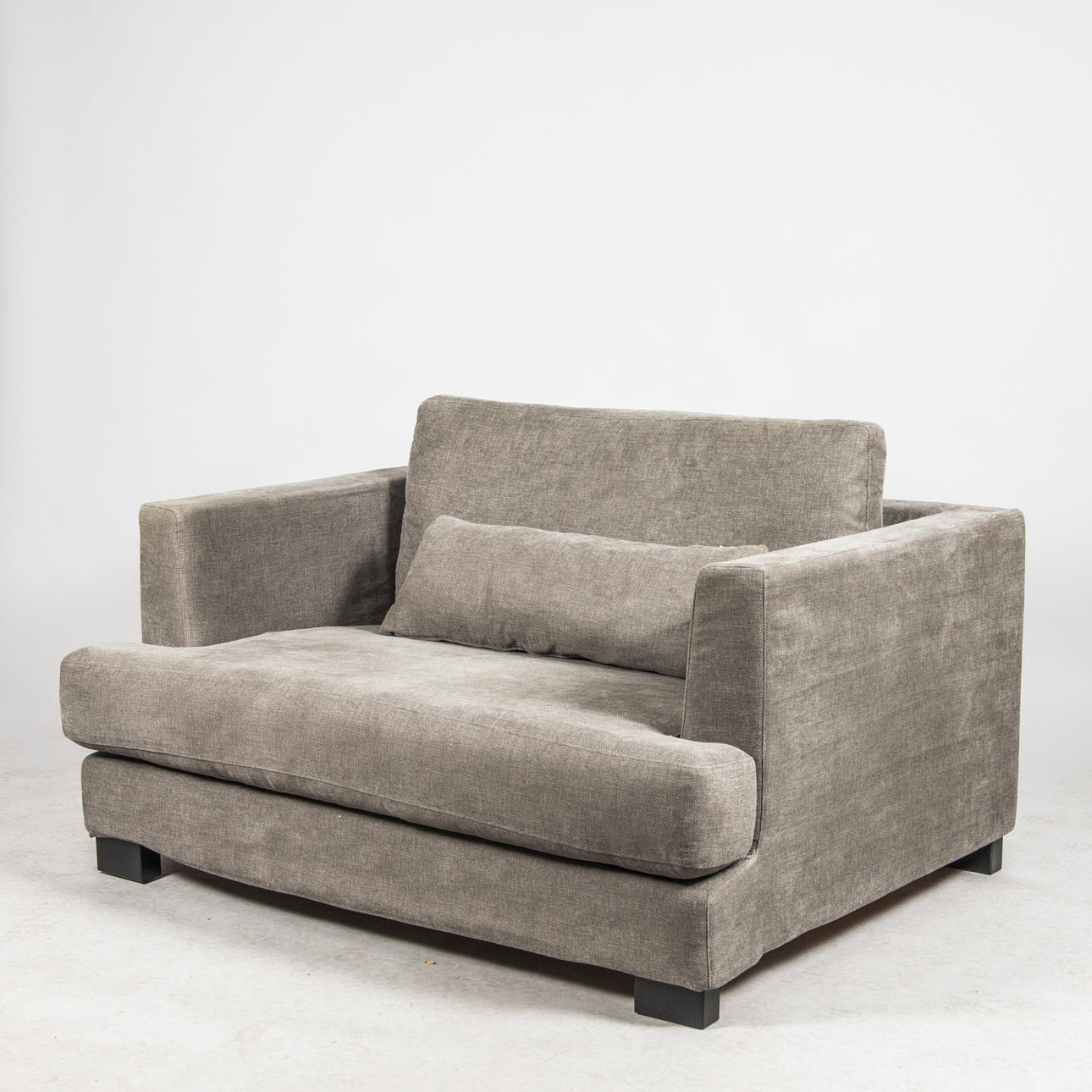 SILLÓN CON TABURETE, "Brandon", SITS, 2015.