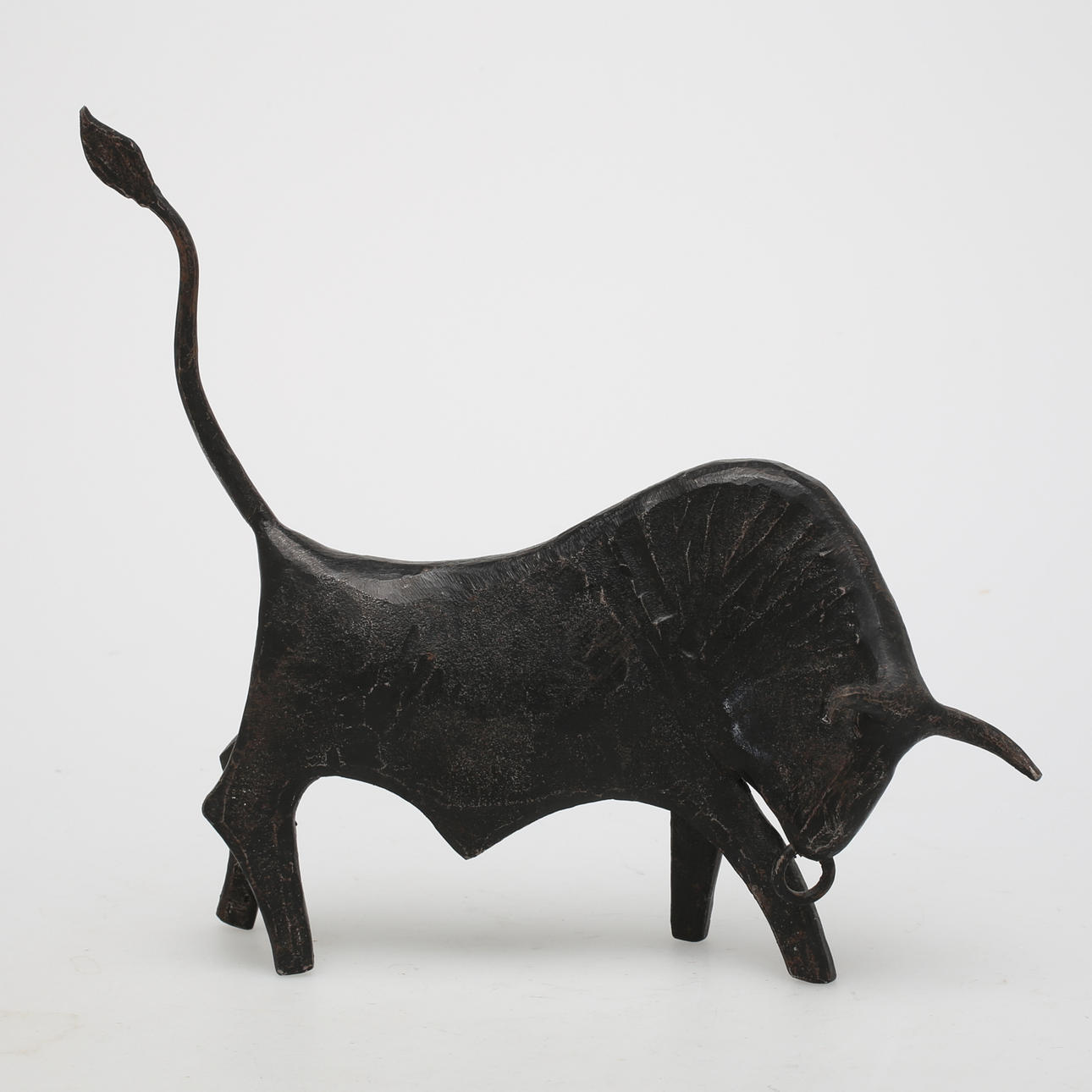 SCULPTURE, bull, metal, signed TL.