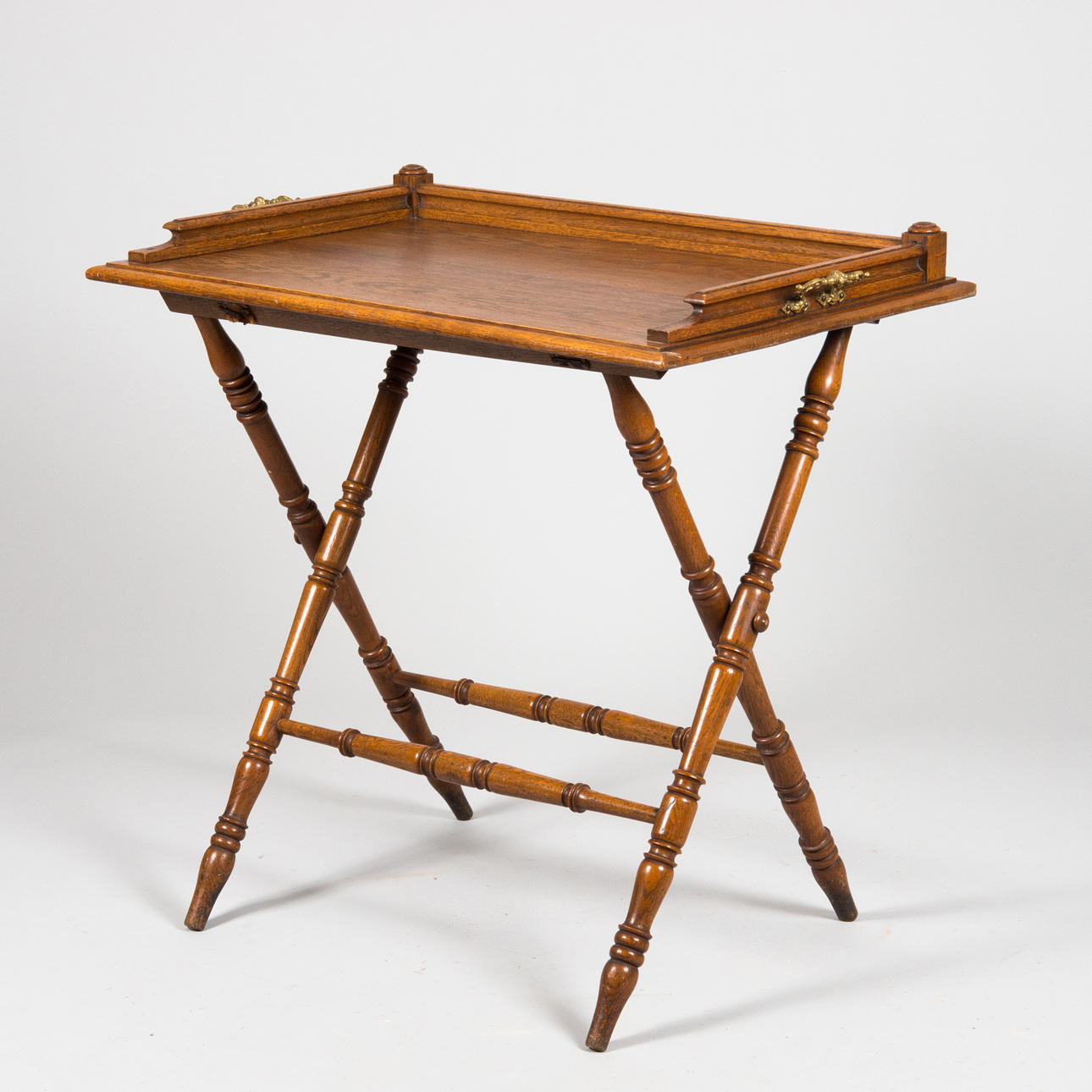 BORD, egetræ, renæssance.