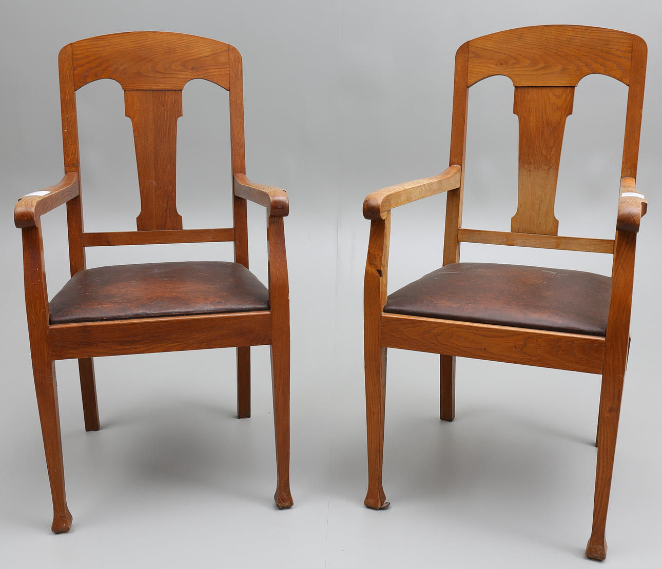 KARMSTOLAR, 2 st, jugend, 1900-talets första kvartal.