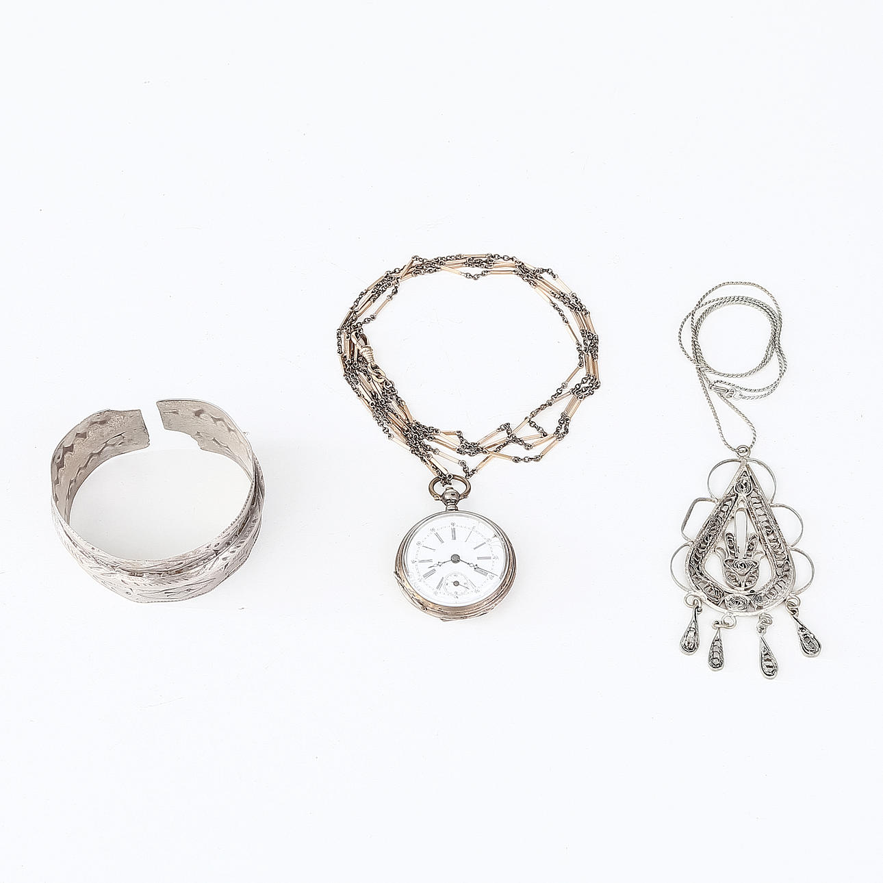 TASCHENUHR und ARMBAND.