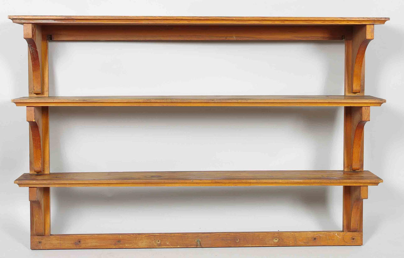 VÄGGHYLLA, fur, 1900-tal.