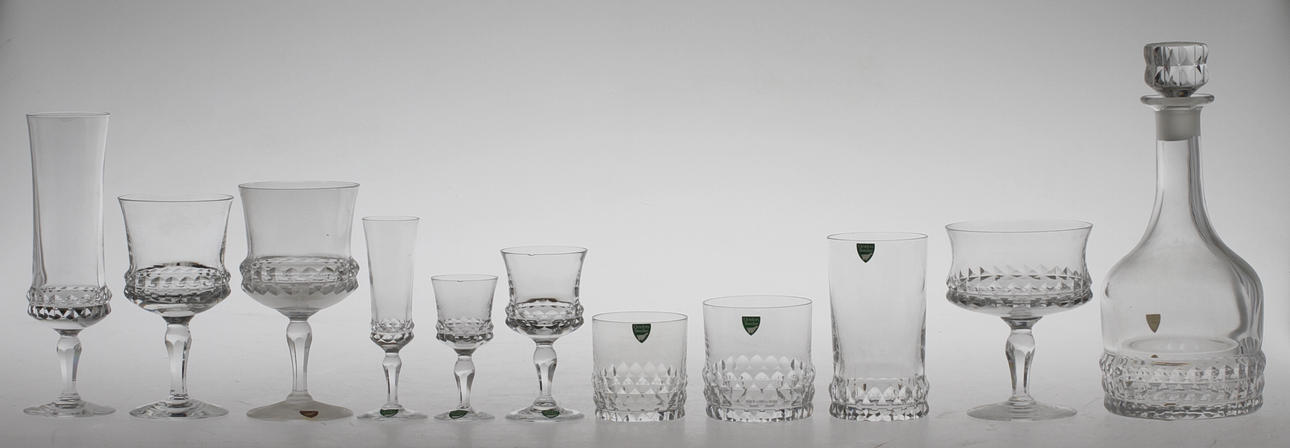 GLASSERVISDELAR, 122 delar, "Silvia", Ingeborg Lundin, 1900-tal.