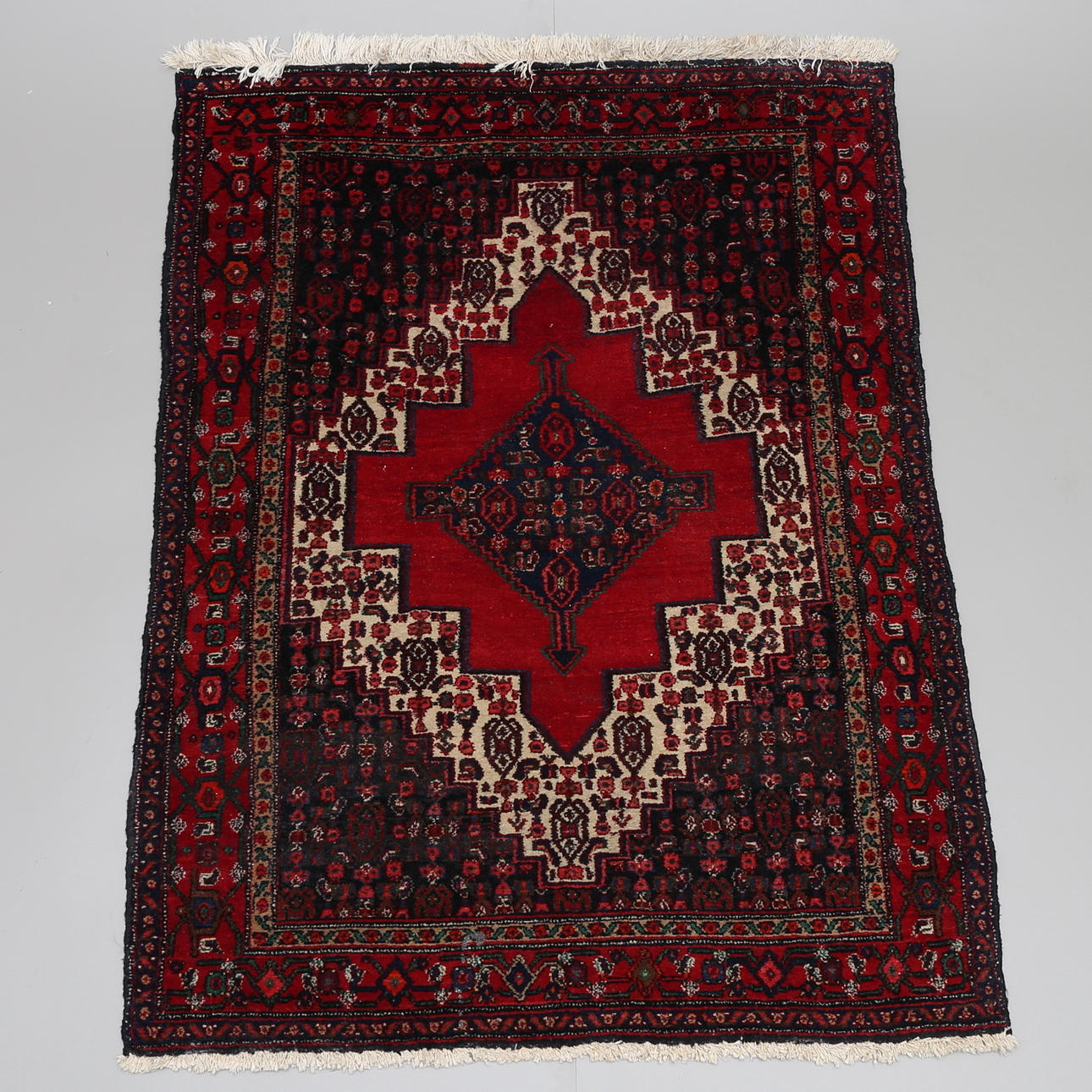 MATTA, Persisk, Hamadan, 168 x 128 cm.