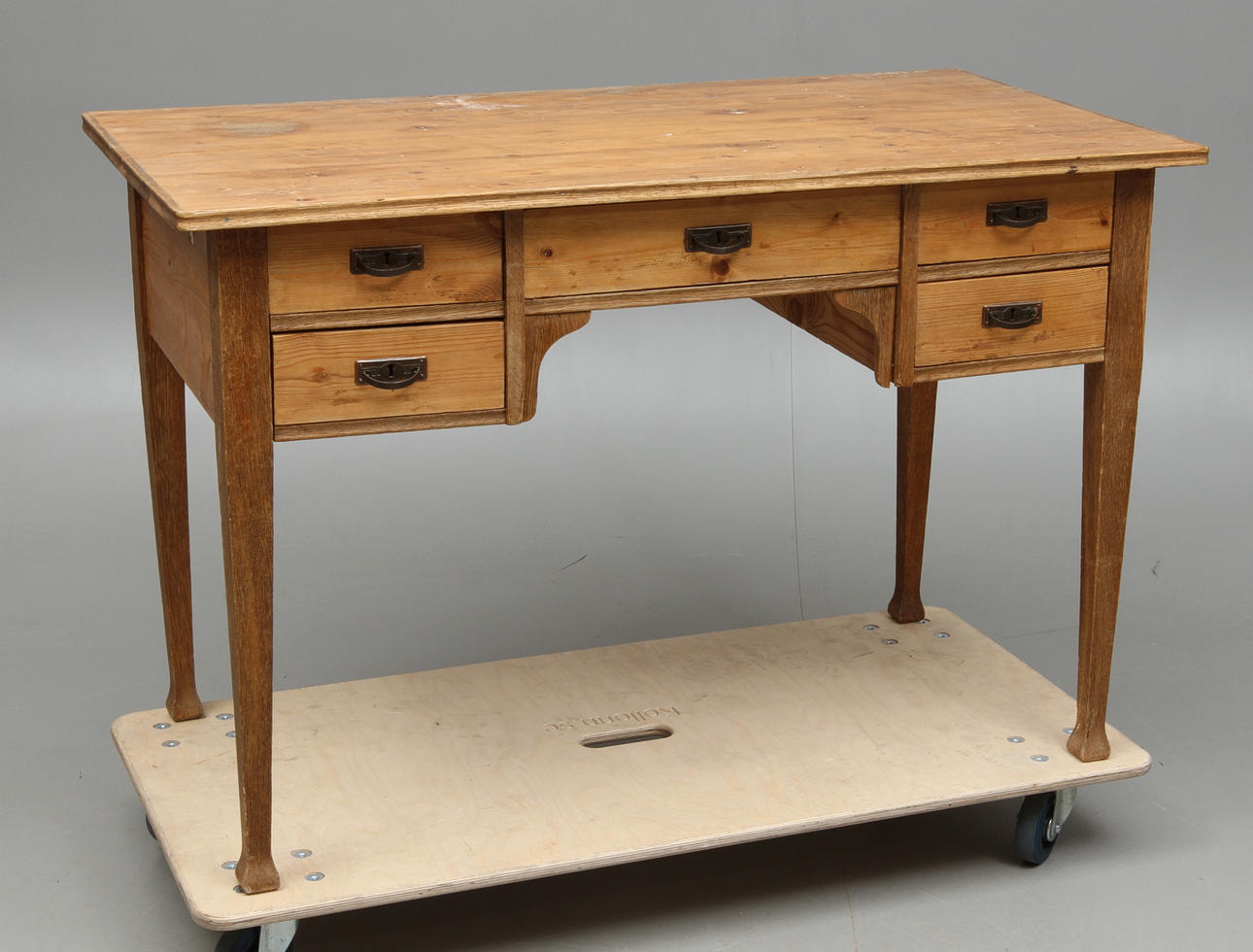 SKRIVBORD, jugend, 1900-tal.