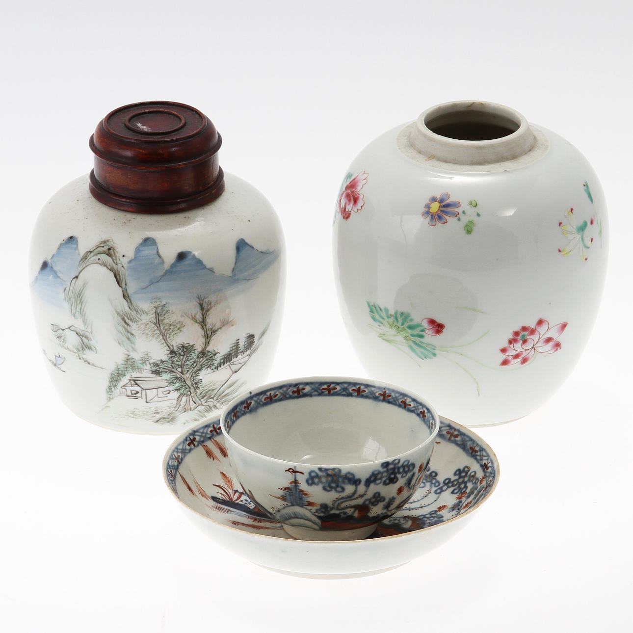 BOJANER, 2 st samt KOPP MED FAT porslin, Kina, 1700/1800-tal.