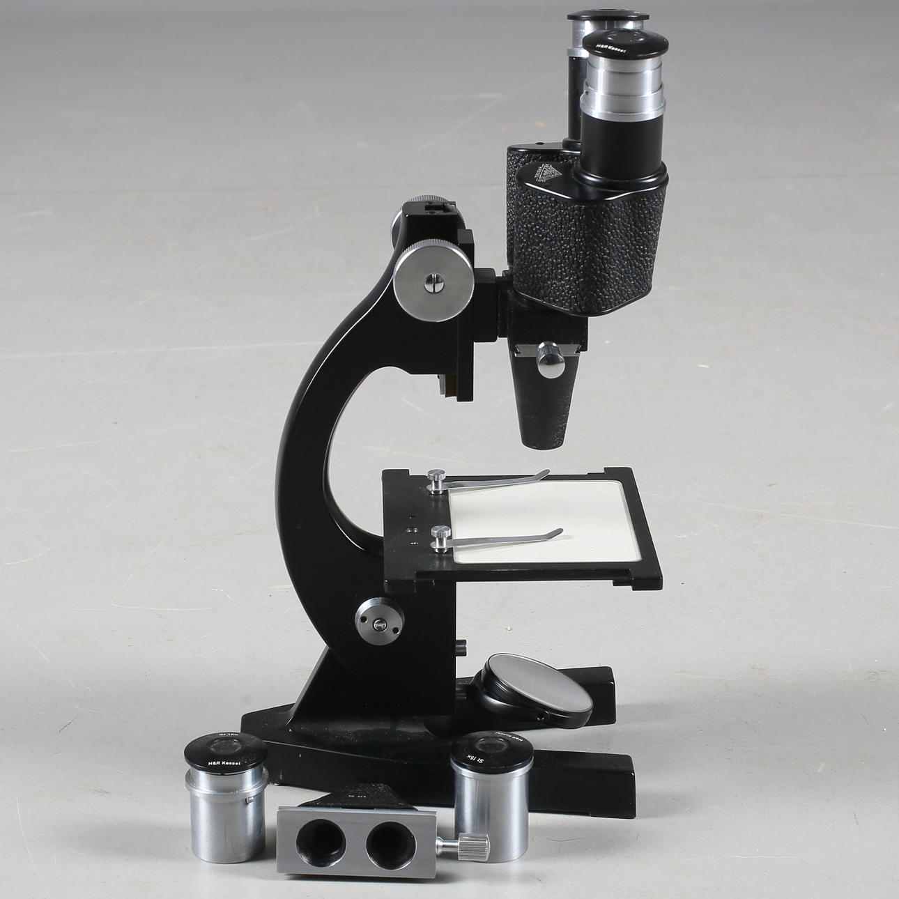 MICROSCOPE, Hertel & Reuss Optik Kassel, West Germany, 1900s.