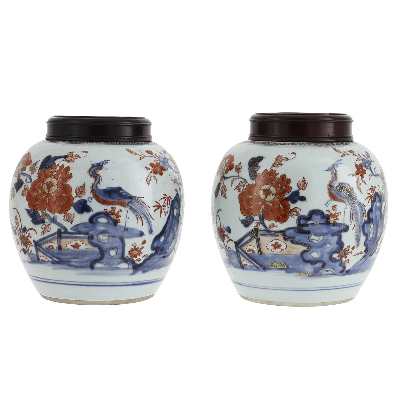 BOJANER, ett par, porslin. Kina, 1700-talets förra hälft.