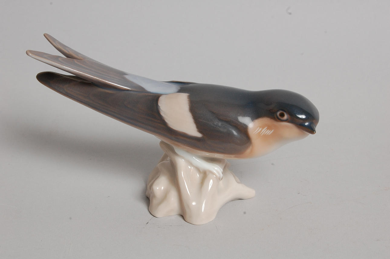 FIGURIN, porslin, " Svala " Bing & Gröndahl.