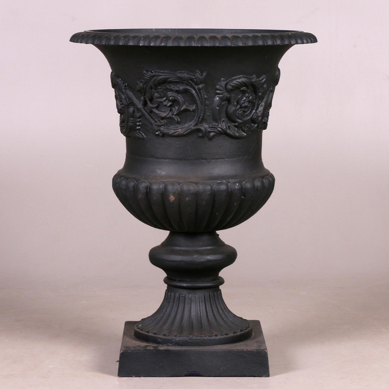 URN, valurauta, nykyaikainen.