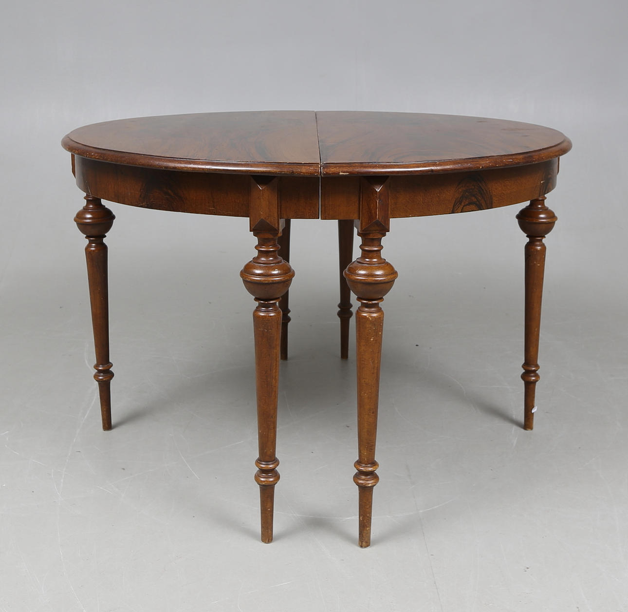 MÅNBORD, ett par,1800-tal.