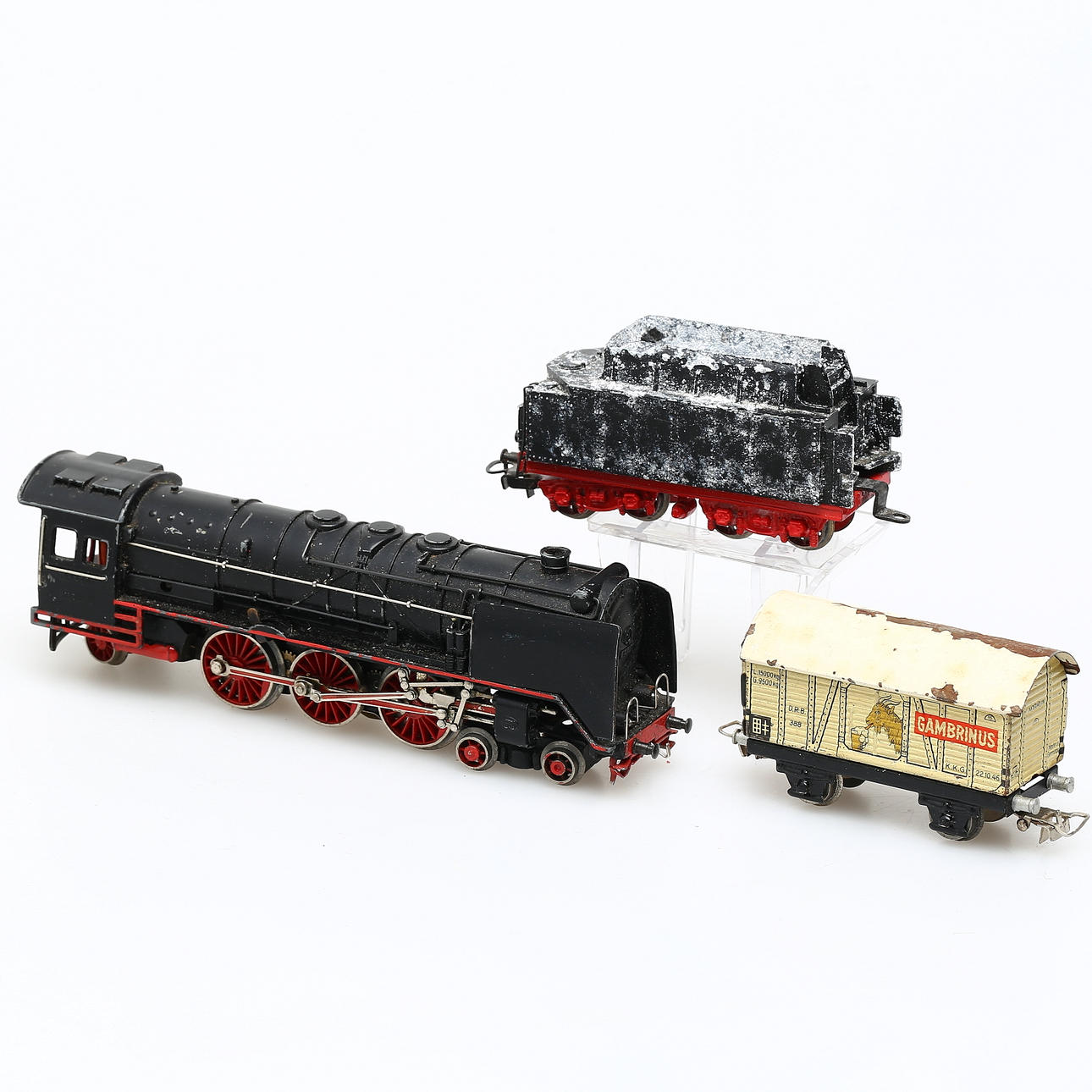 MÄRKLIN HR 800 mit Tender, Gambrinus-Güterwagen.