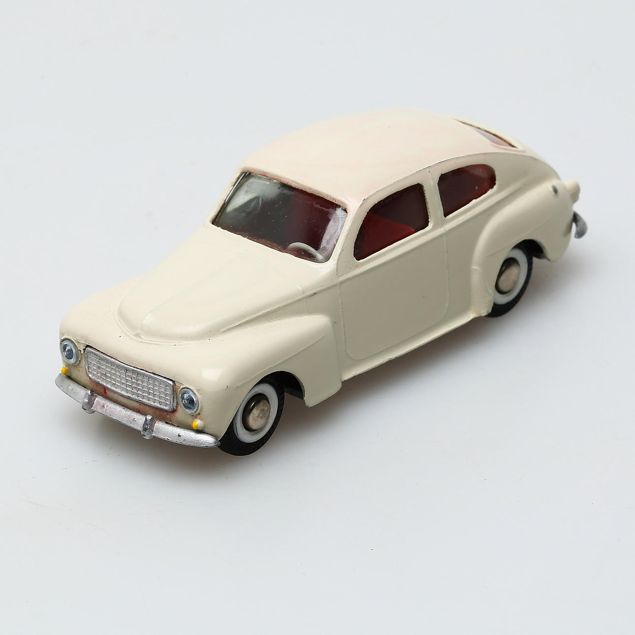 TEKNO VOLVO PV 544 goldbeige.