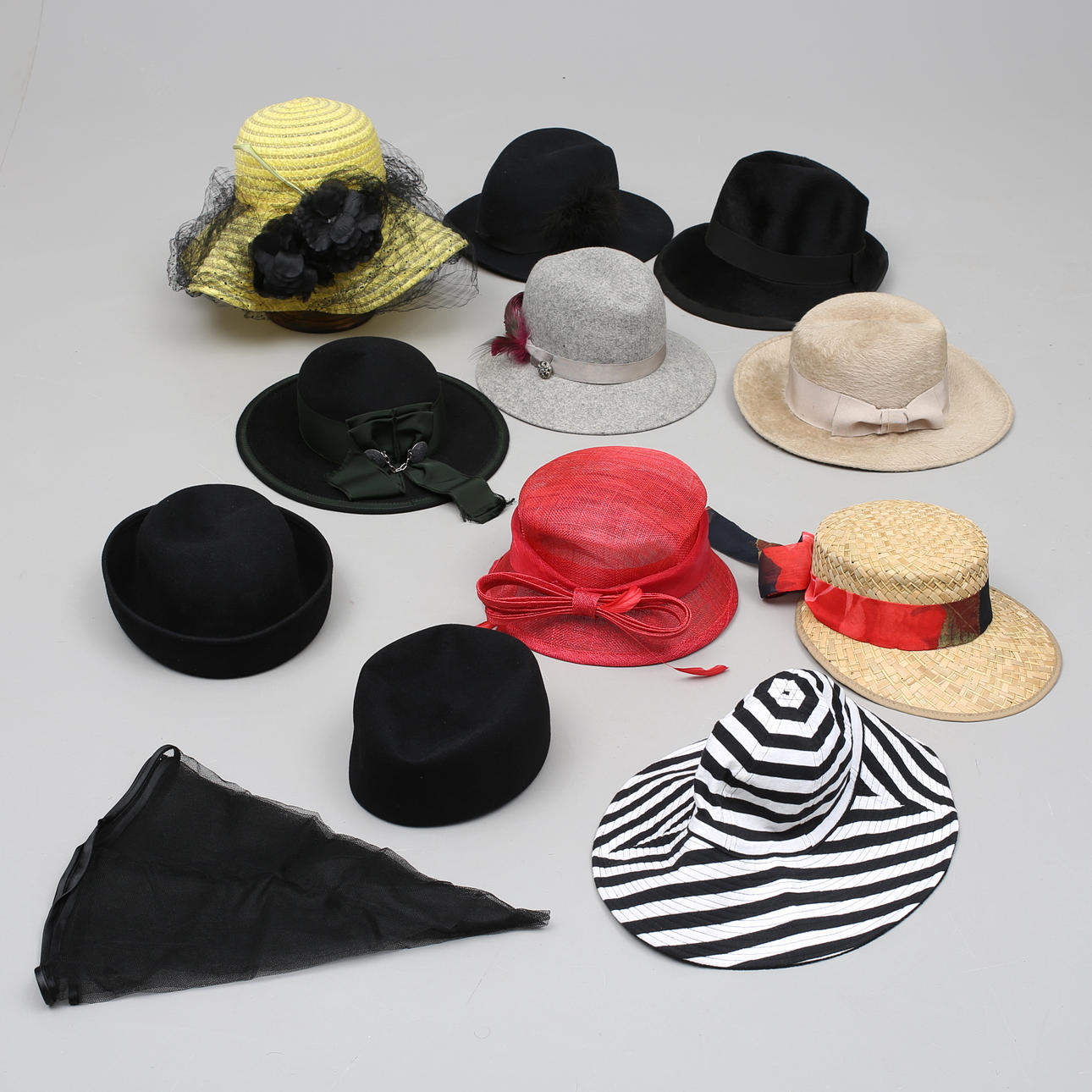 LADIES' HATS, 11 pcs, and HAT STAND.