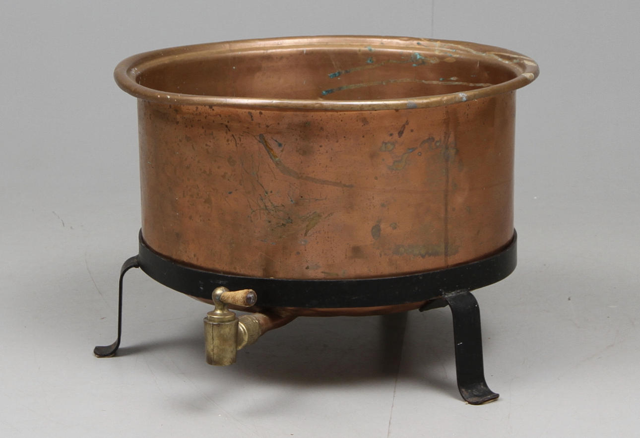 BYKAR, med tappkran, koppar.