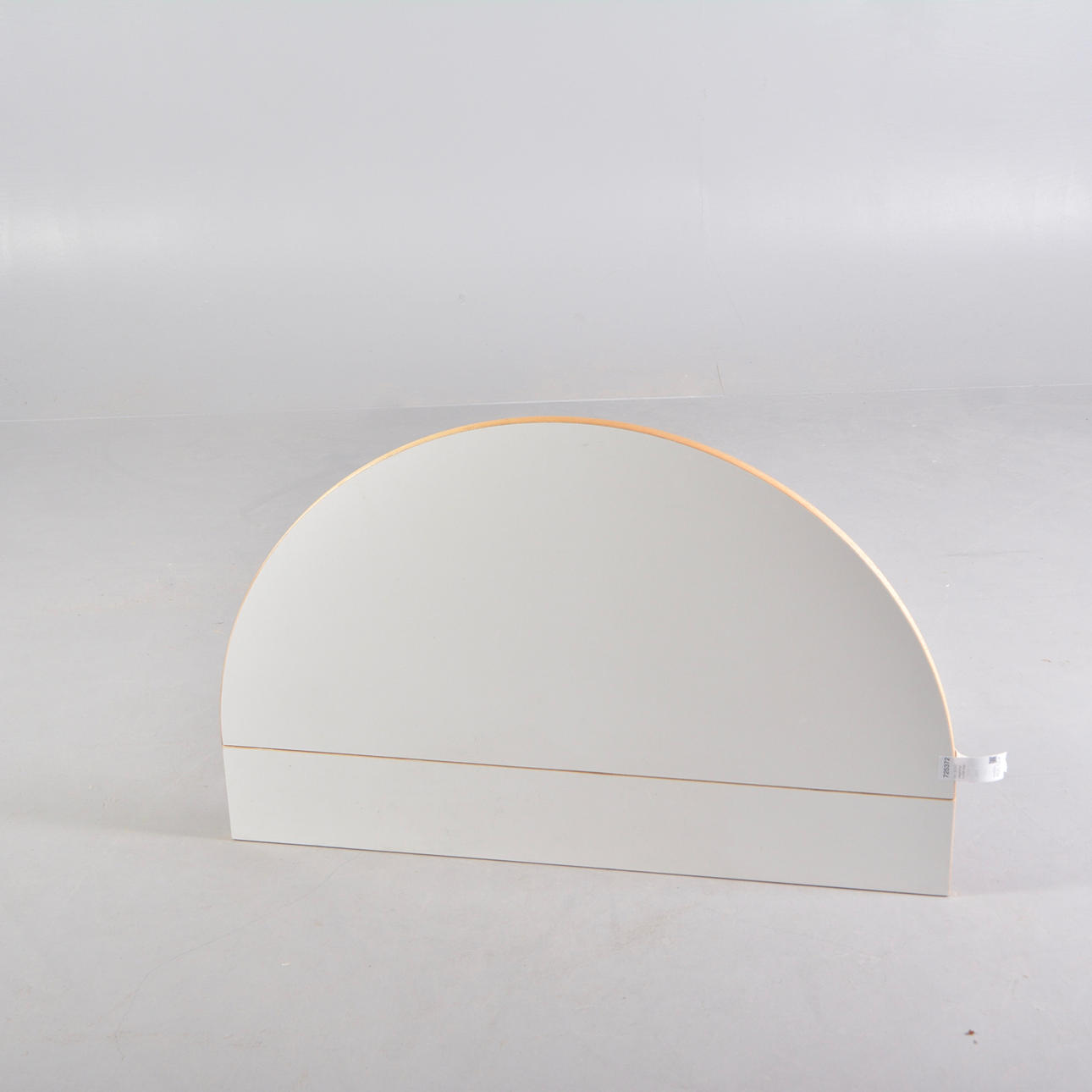 FÄLLBORD, vägghängt, rundat slag.