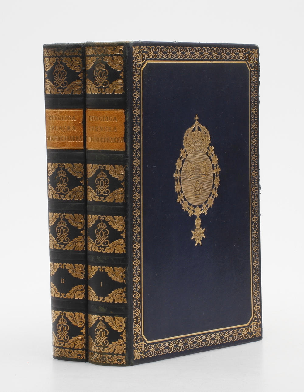 BÖCKER, 2 st, "Kungliga Svenska Riddarordnarna", red. HJS Kleberg, Malmö och Stockholm 1935-36.