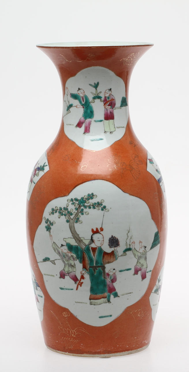 VAS, porcelain, China, 1900s.