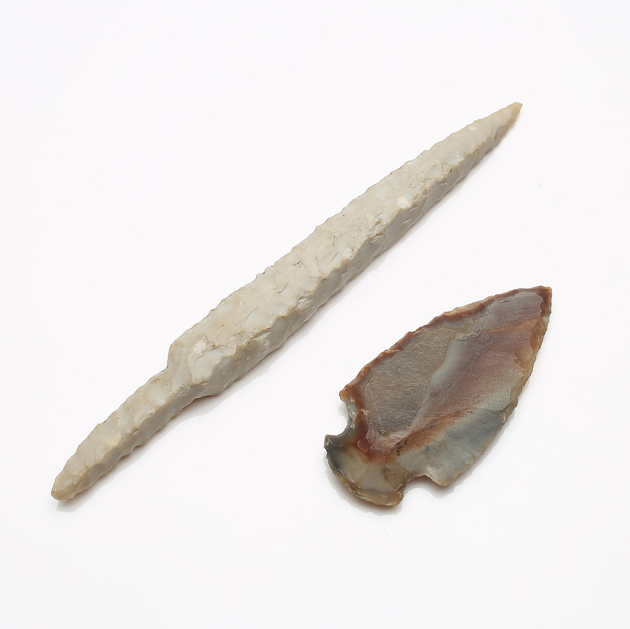 PFEILSPITZEN, 2 Stück, Feuerstein, möglicherweise Steinzeit.