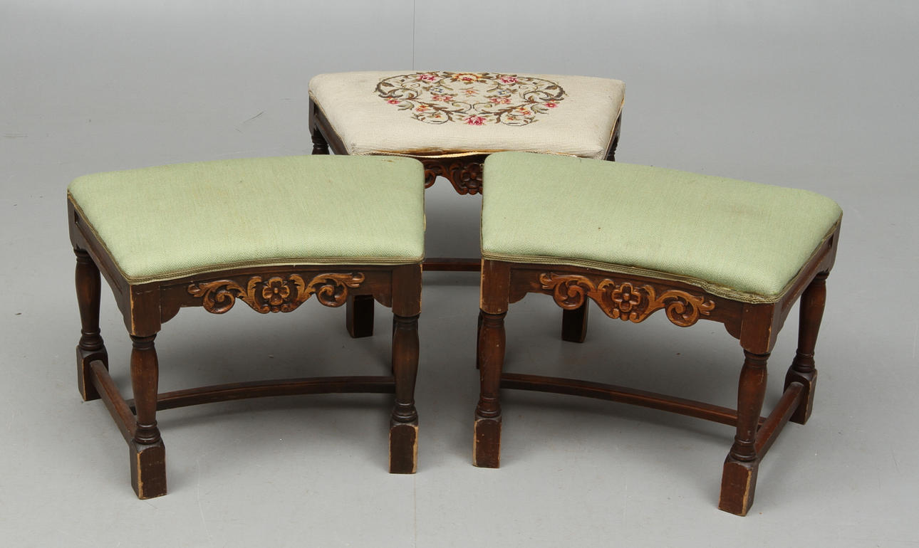 PALLAR, 3 st, barockstil, 1900-talets andra hälft.