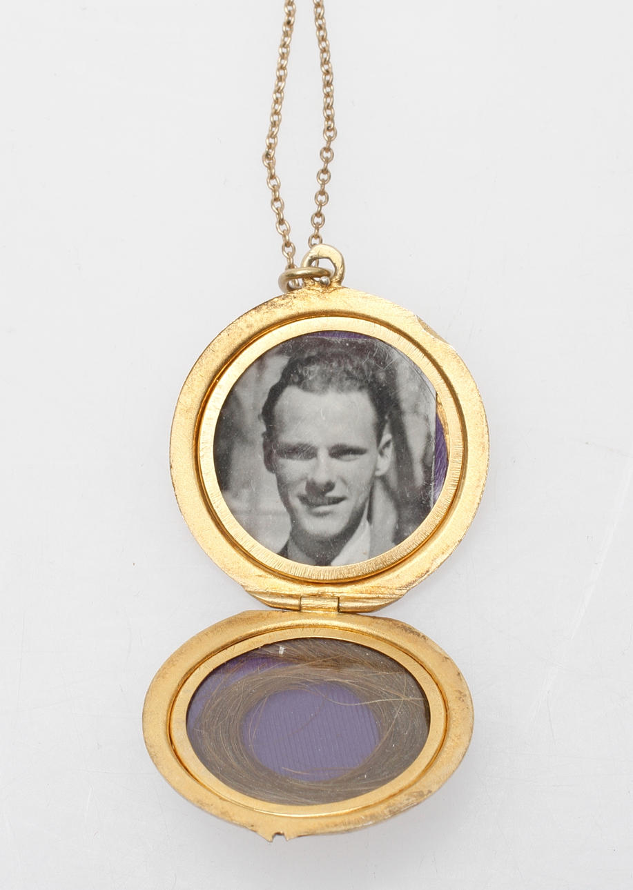 MEDALJONG, silver, 1900-talets början.