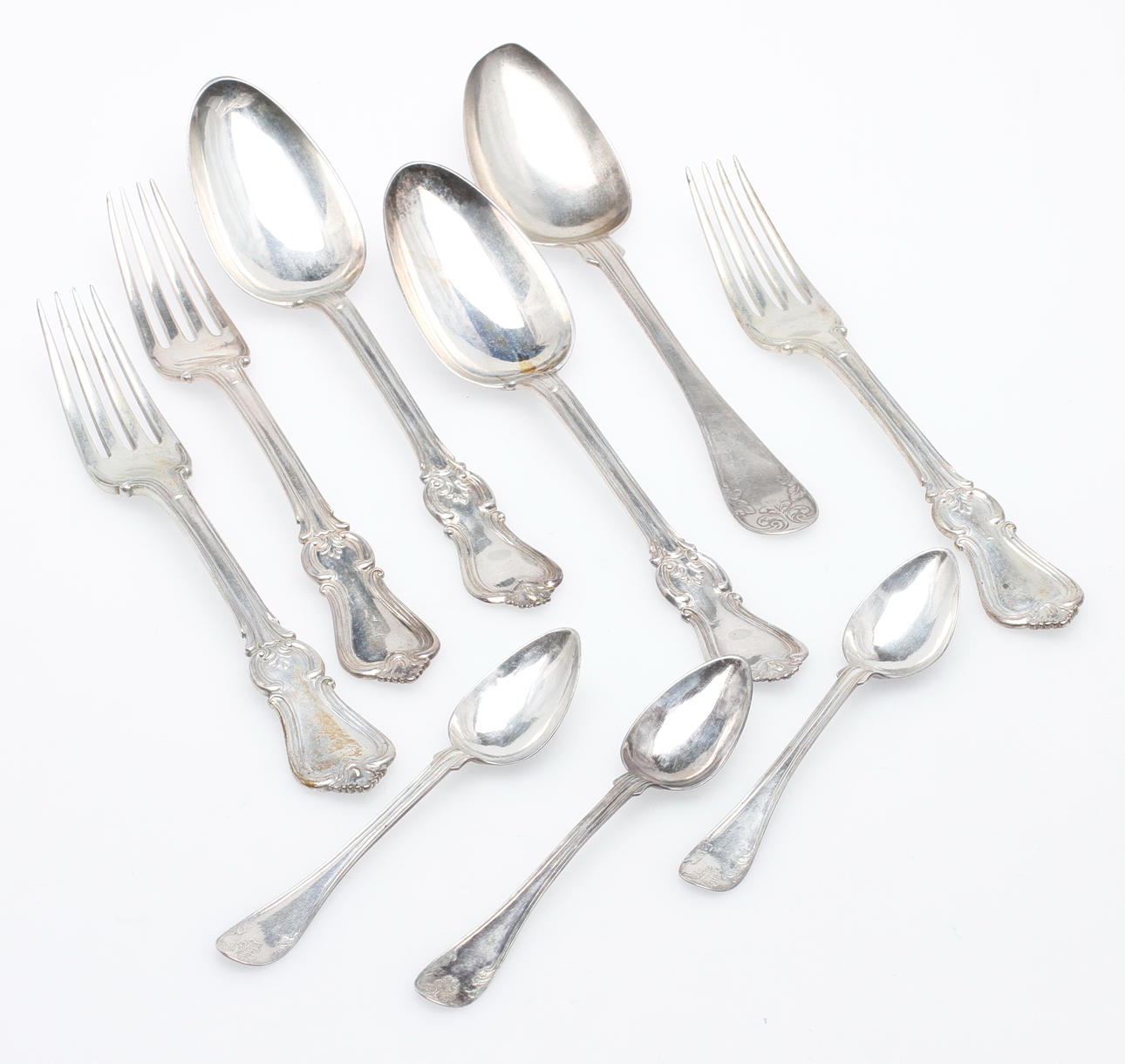 SILVERFÖREMÅL, 9 delar, silver, 1800-tal, vikt ca 533,7 gram.