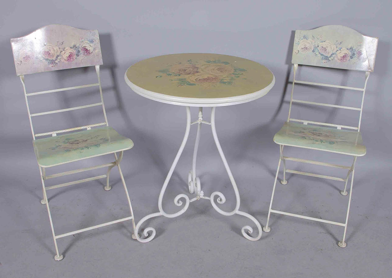 TRÄDGÅRDSGRUPP, vitmålad metall/trå med blomsterdekor.