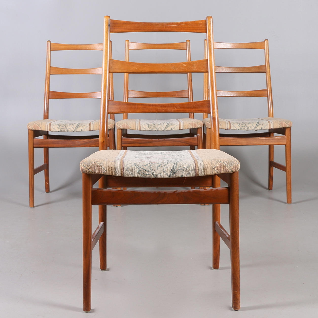 CHAIRS, 4 pcs. Teak, 1950s / 60s.