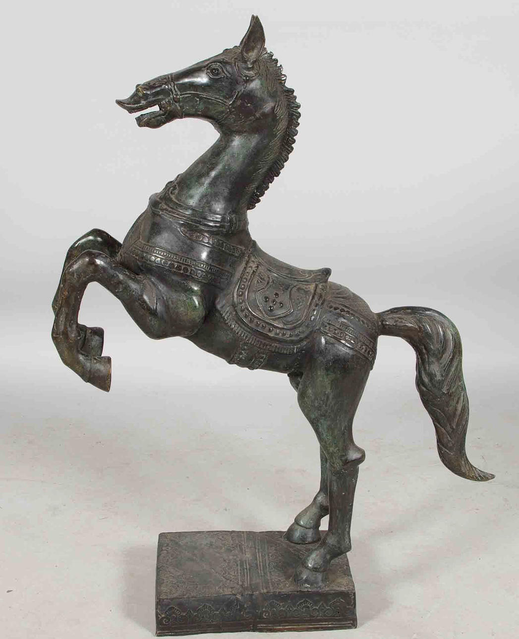 BRONSSKULPTUR, stegrande häst, 1900/2000-tal.