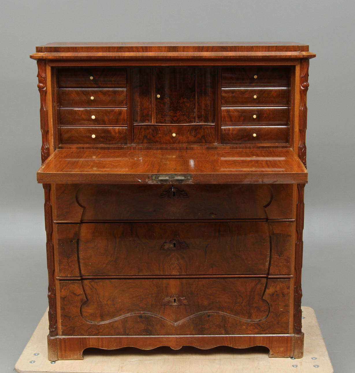 CHIFFONJÉ, 1800-talets slut.