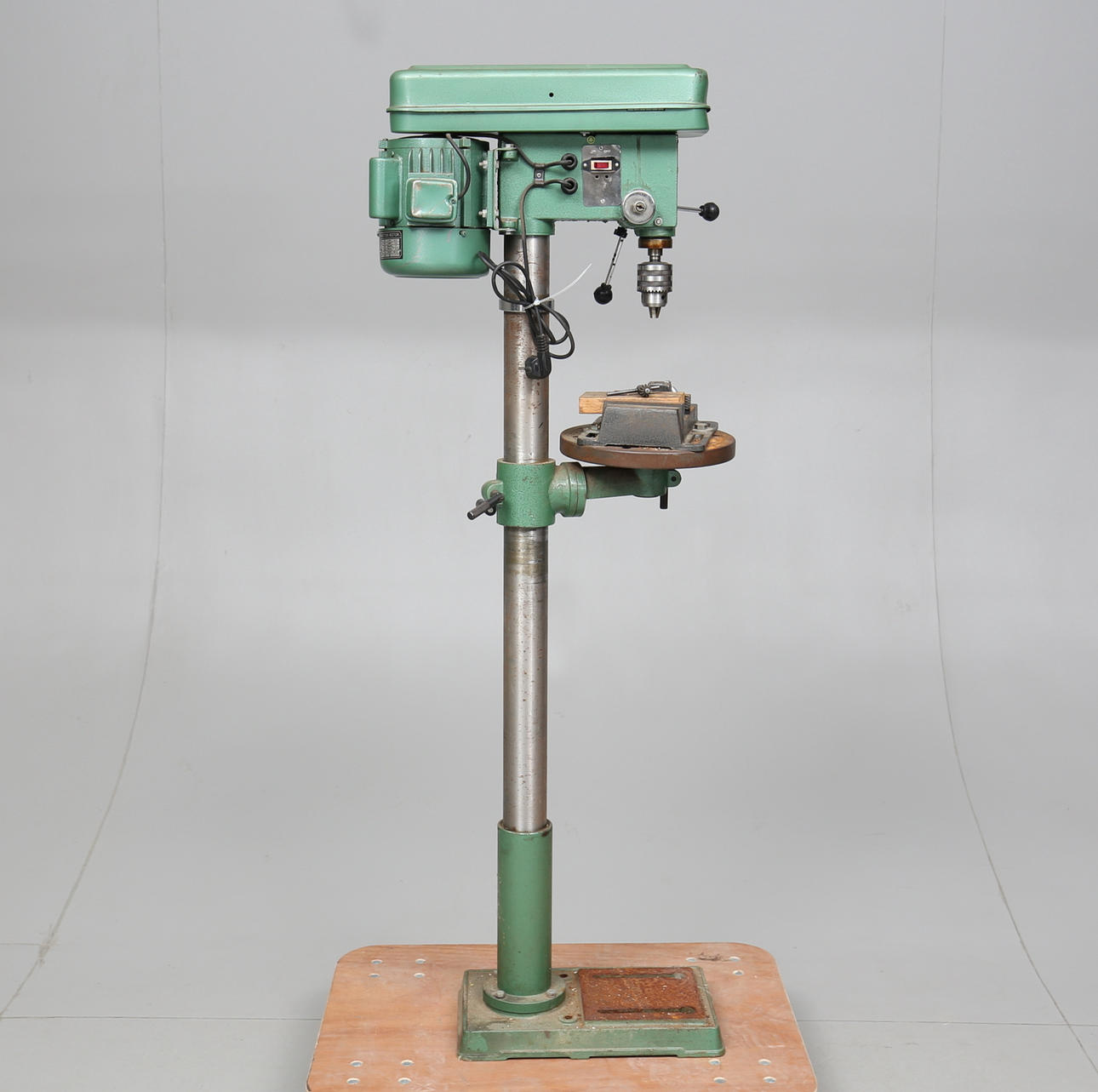 TALADRO DE PILAR, Nova, 1900.