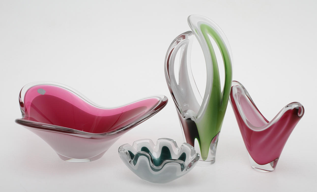 PARTI KONSTGLAS, 4 delar, mestadels "Coquille", Flygfors. 1900-tal.