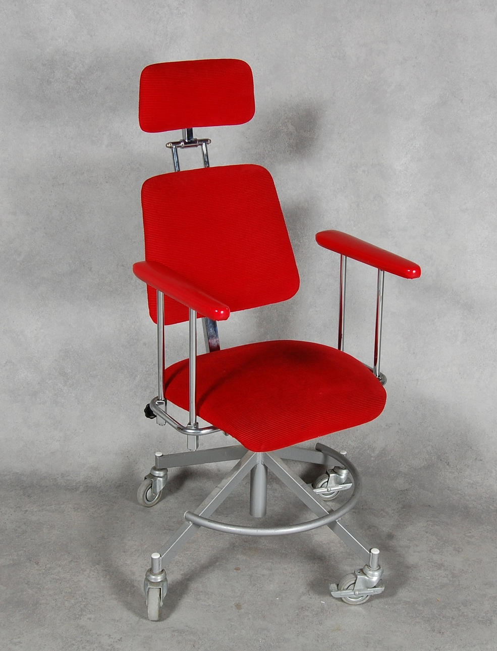 KONTORSTOL, ställbar i diverse läge.