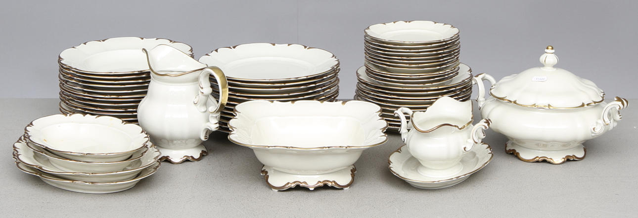 MATSERVIS, 54 delar, porslin, rokokostil, handmålat Hackefors, 1900-tal.