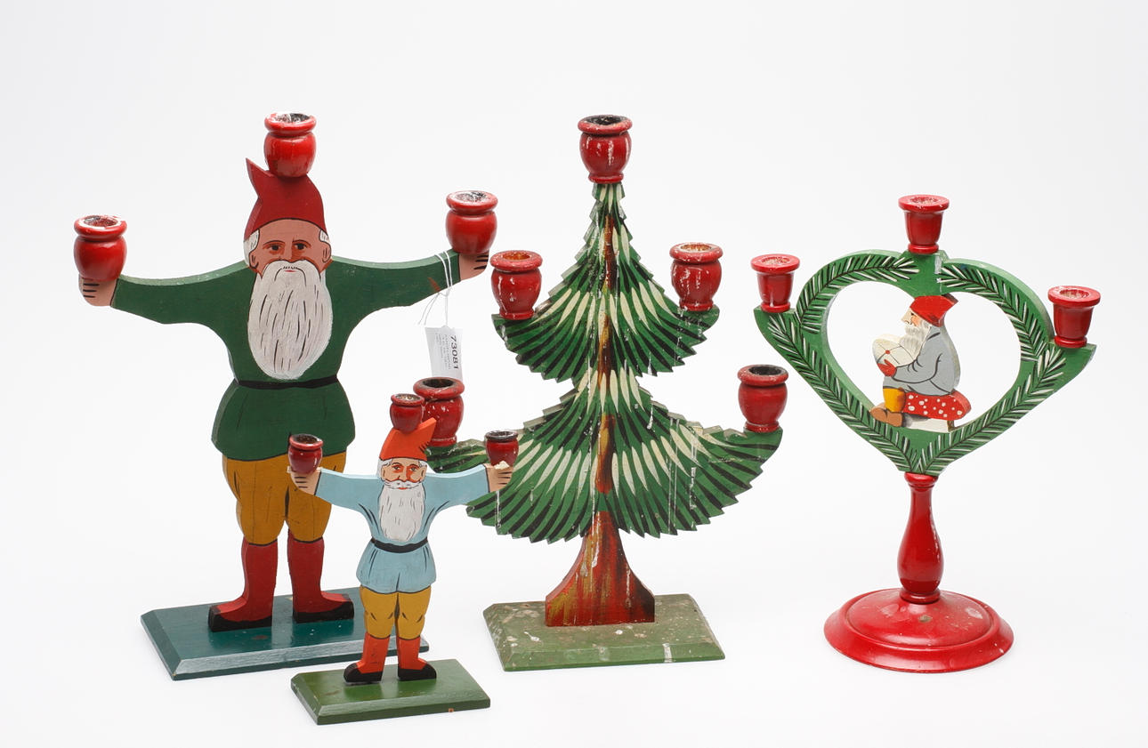 KANDELABRAR, 4 st, trä, 1900-talets första hälft.