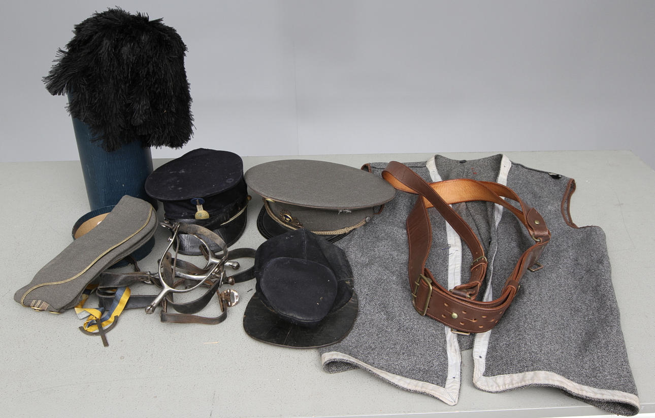 MILITARIA, 11 delar, Sverige.