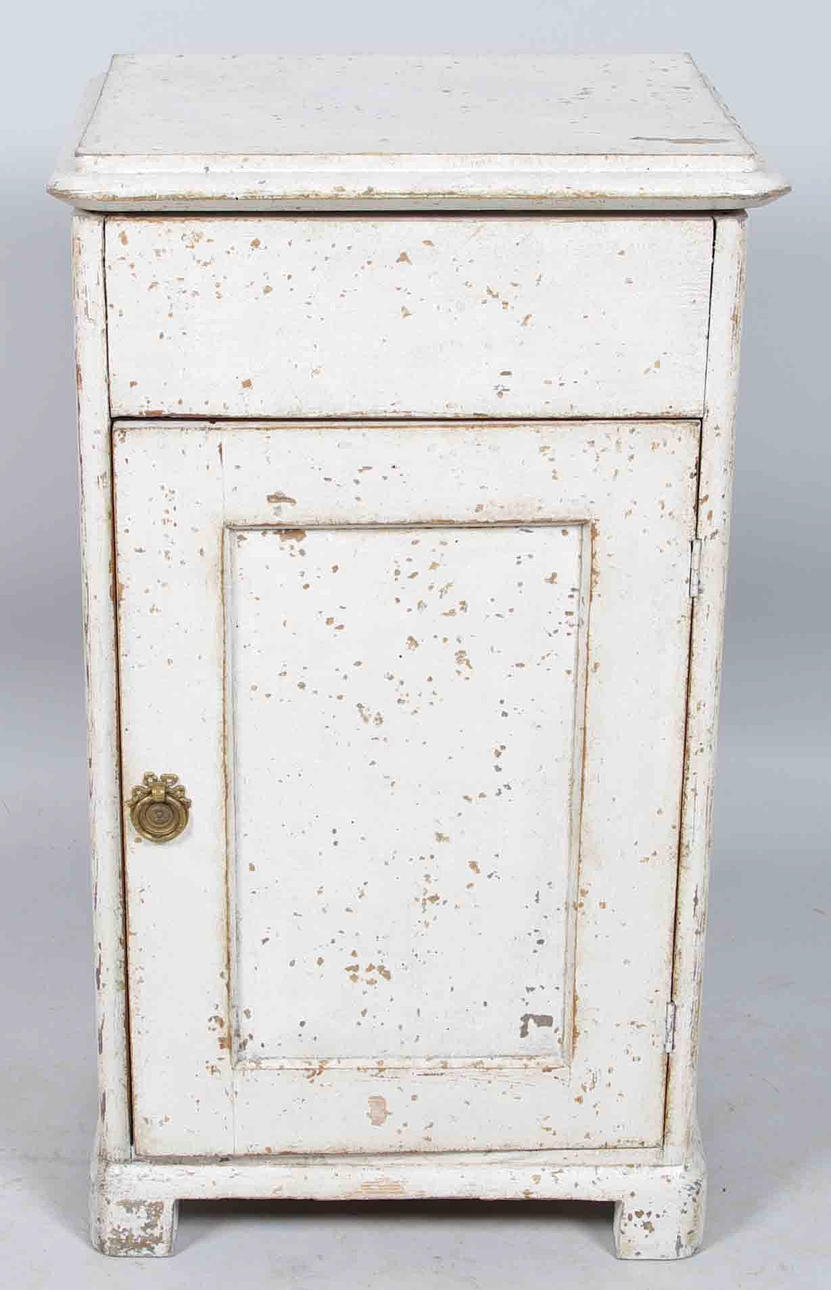 POTTSKÅP, vitmålat, sent 1800-tal.