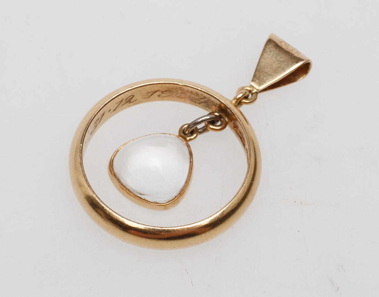 RING omgjord till hänge, 18k guld, vikt ca 6,3 gr.