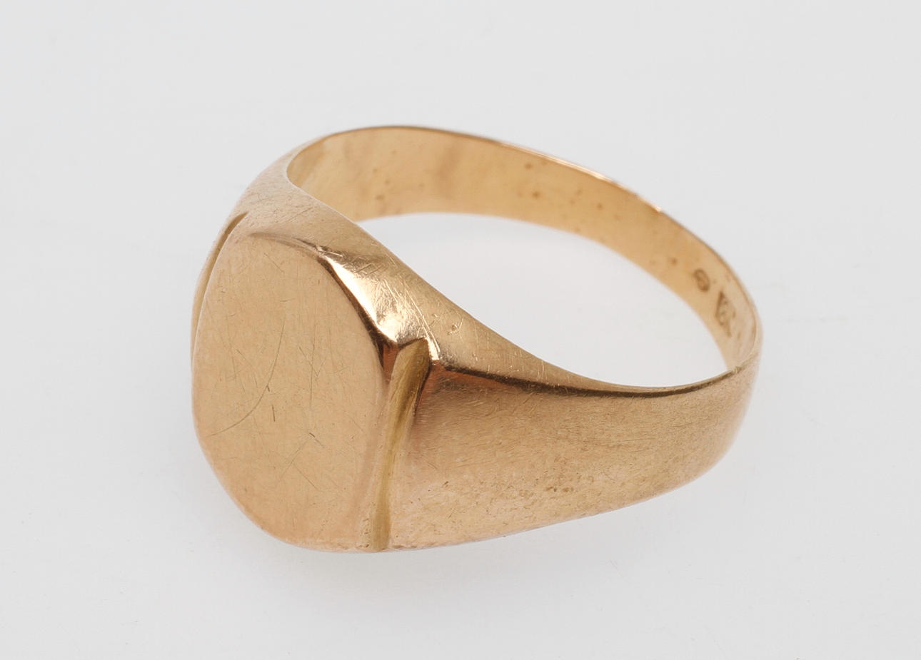 KLACKRING, 18k guld, vikt ca 3,5 gr.