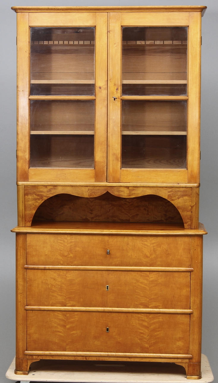 BOKSKÅP BJÖRK 1800-tal.