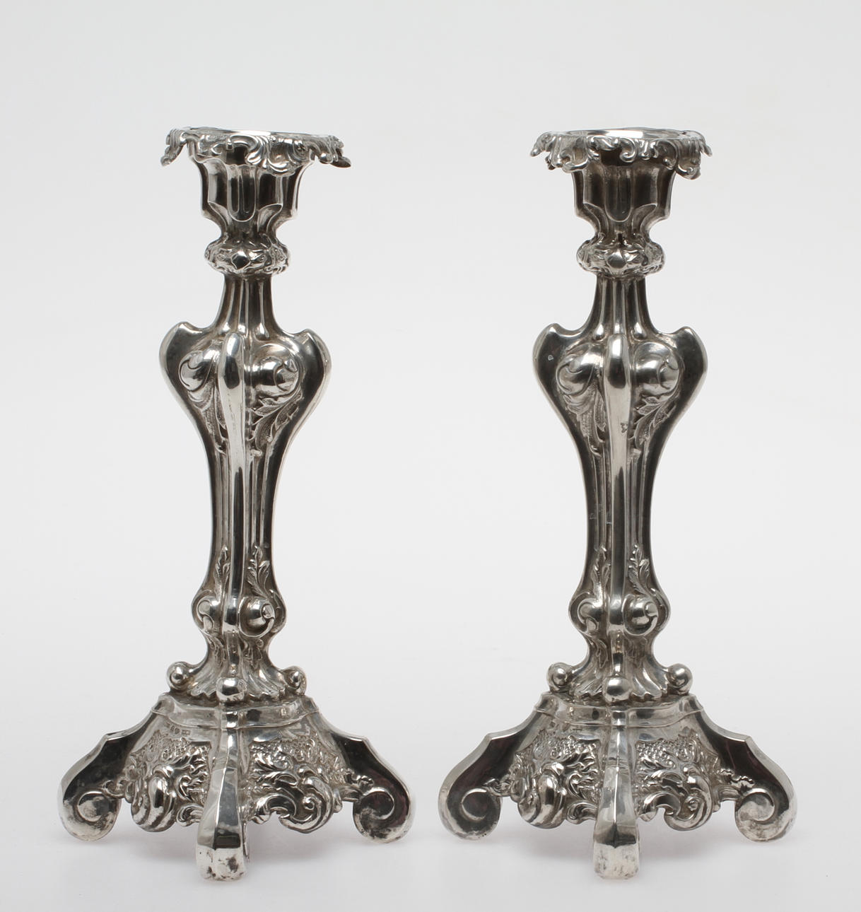 LJUSSTAKAR, 1 par, silver, nyrokoko, Gustaf Möllenborg Stockholm 1842. Tot vikt ca 525 gram.